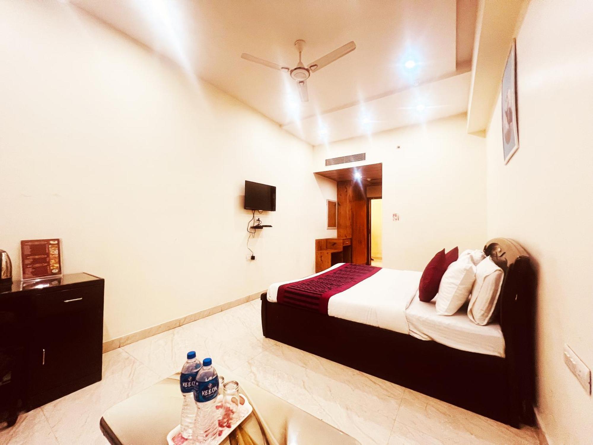 Hotel Lagoona And Banquet Hall New Delhi Eksteriør billede