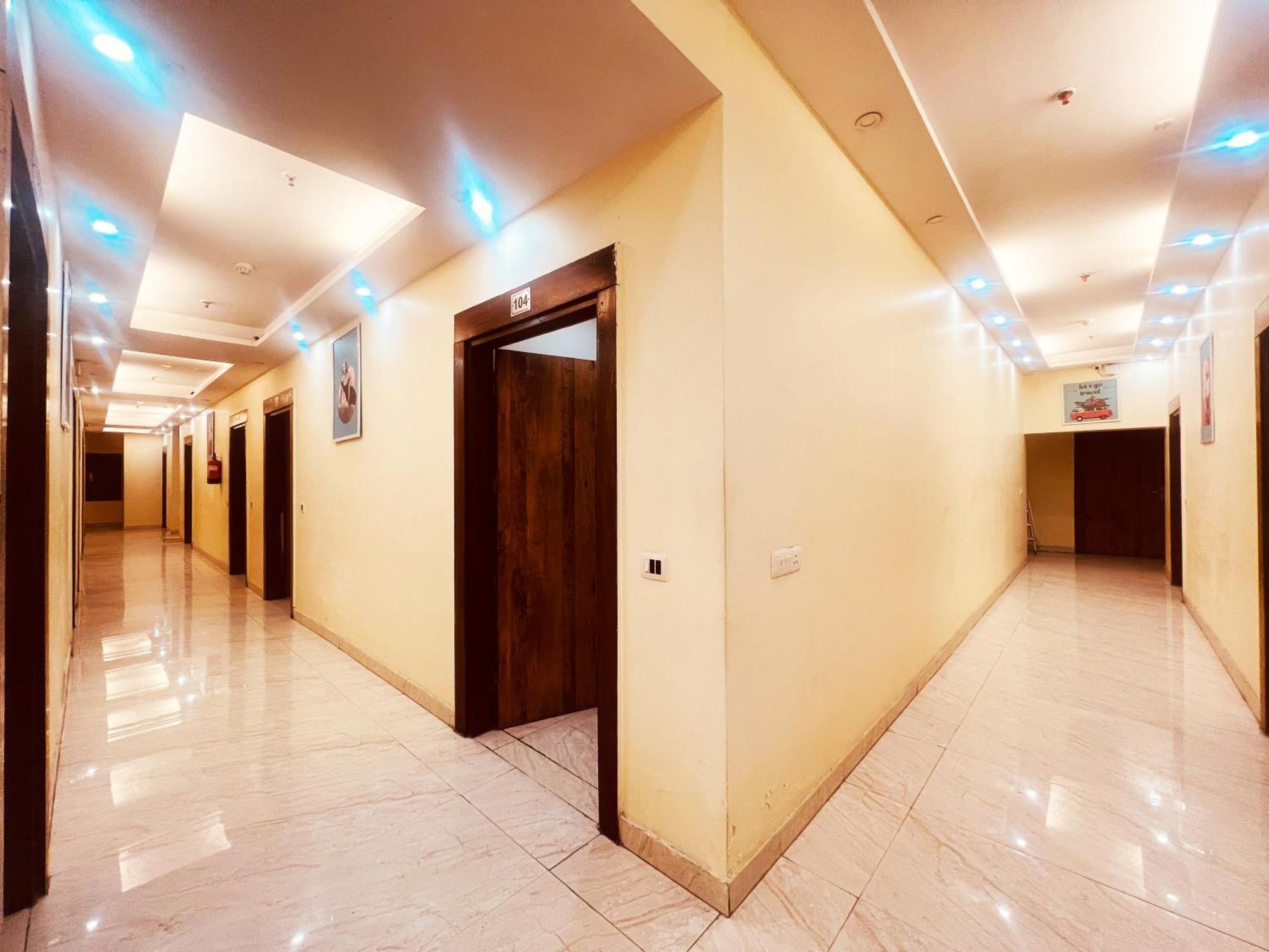 Hotel Lagoona And Banquet Hall New Delhi Eksteriør billede